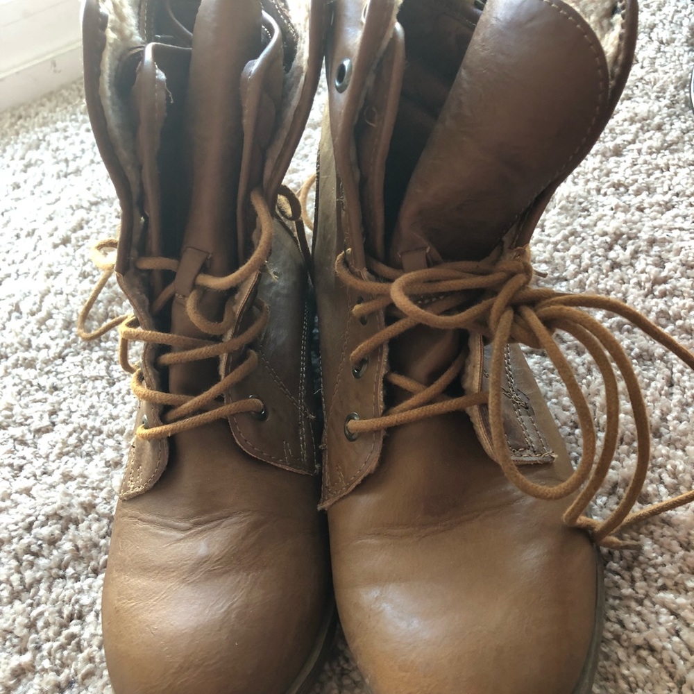 boots - Picture 3 of 6
